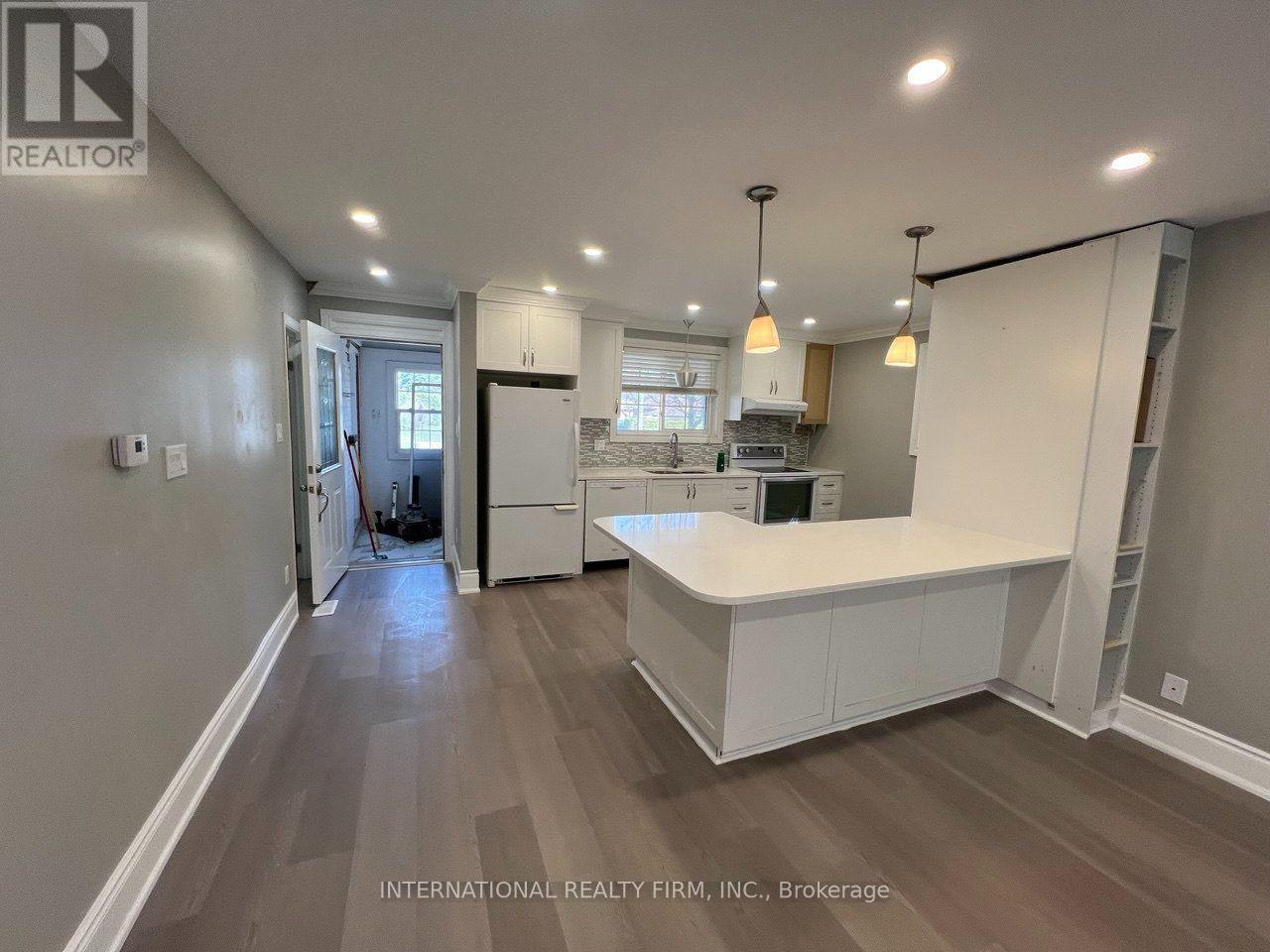 MAIN- HALF-73 Murray Drive, Aurora, ON, L4G 2C2 - 17