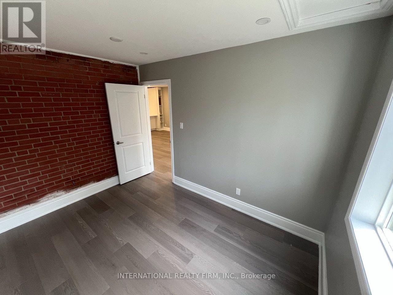 MAIN- HALF-73 Murray Drive, Aurora, ON, L4G 2C2 - 13