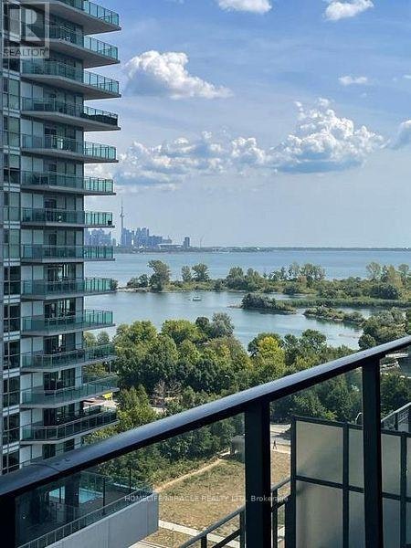 1013-30 Shore Breeze Drive, Toronto, ON, M8V 1A1 - 2