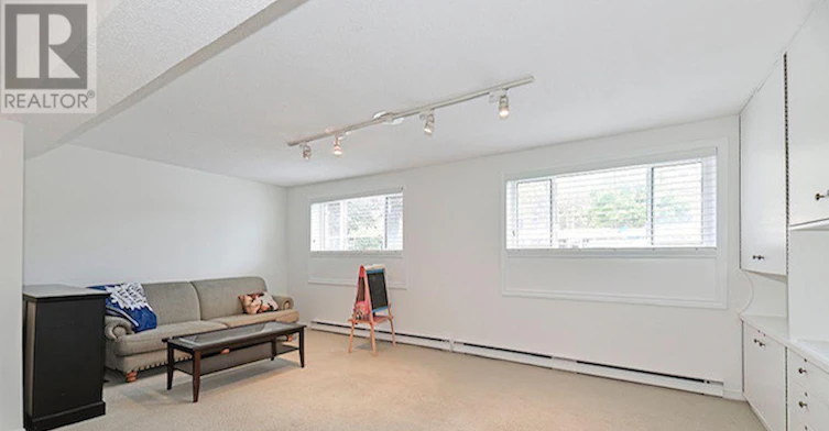 88 Carmichael Avenue, Toronto, ON, M5M 2W9 - 18