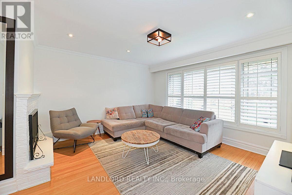 88 Carmichael Avenue, Toronto, ON, M5M 2W9 - 8
