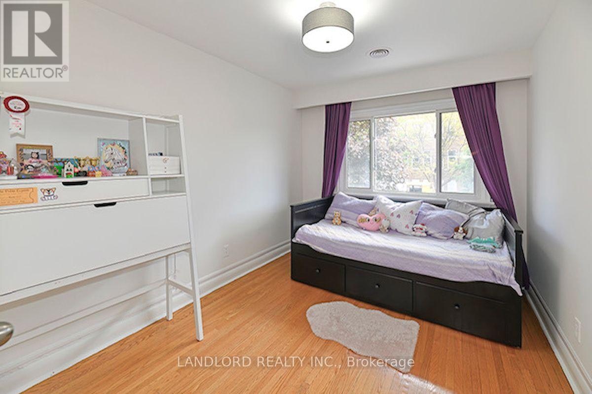 88 Carmichael Avenue, Toronto, ON, M5M 2W9 - 14