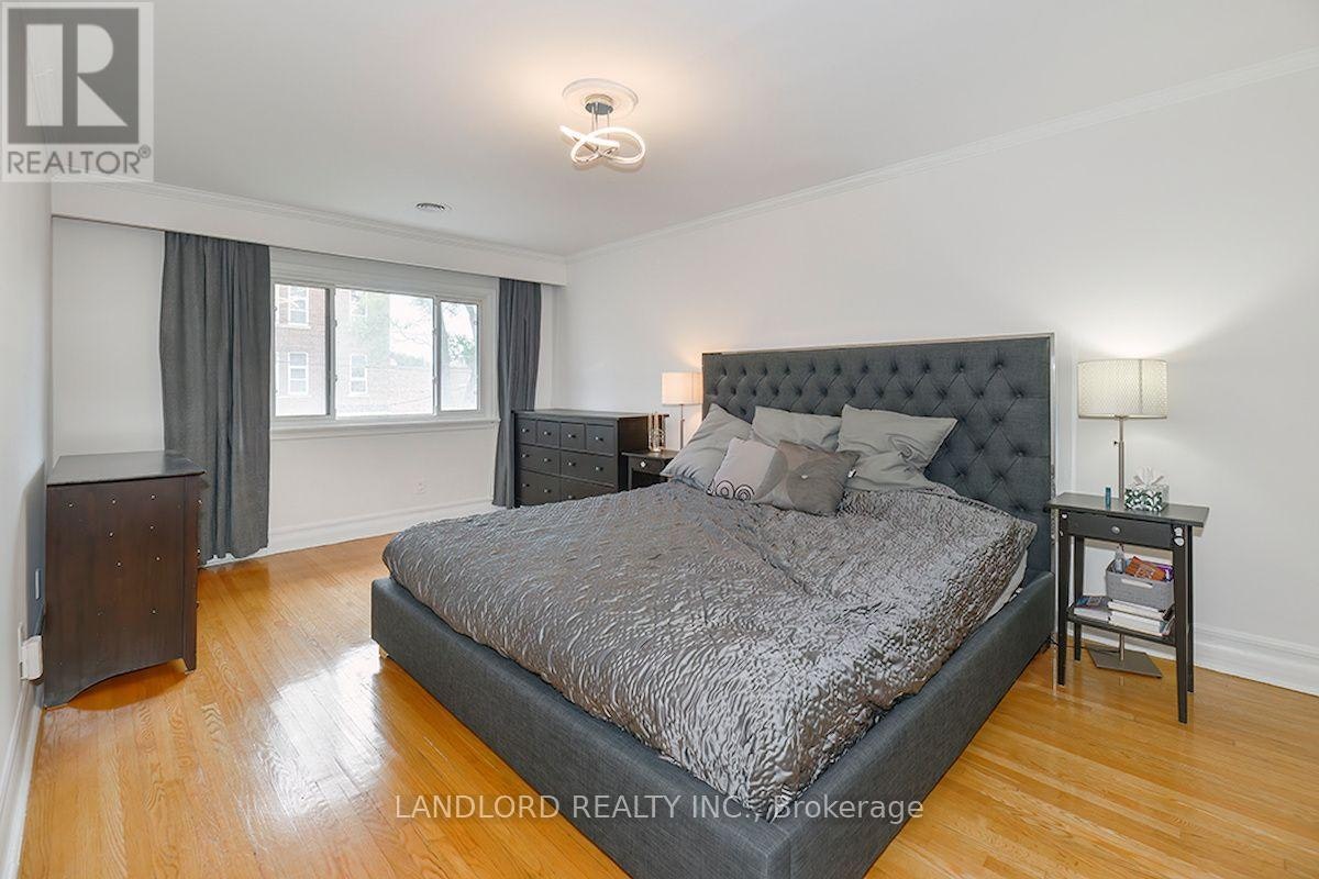 88 Carmichael Avenue, Toronto, ON, M5M 2W9 - 11
