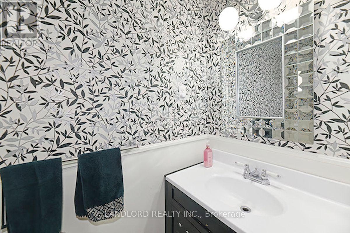 88 Carmichael Avenue, Toronto, ON, M5M 2W9 - 16