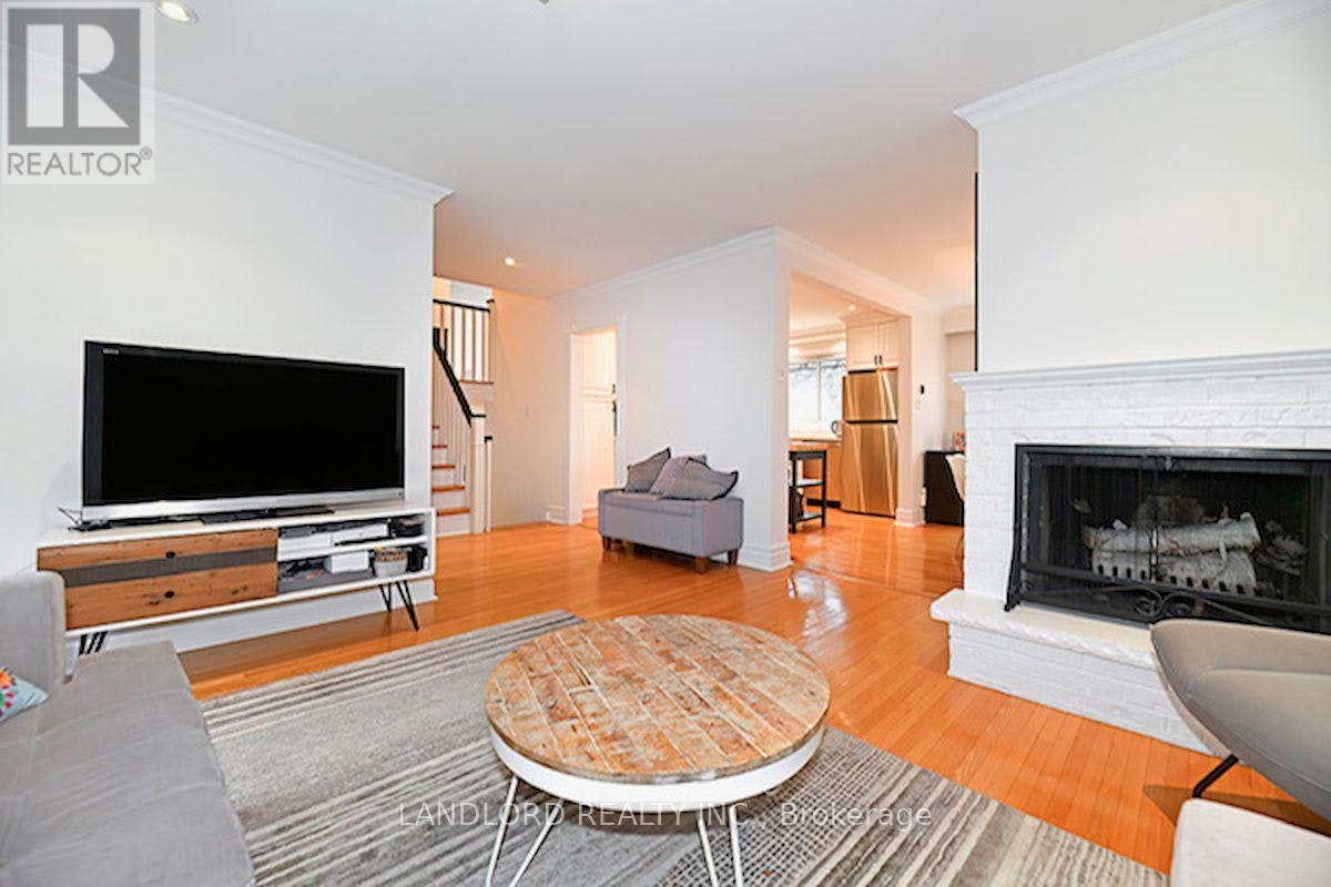 88 Carmichael Avenue, Toronto, ON, M5M 2W9 - 9