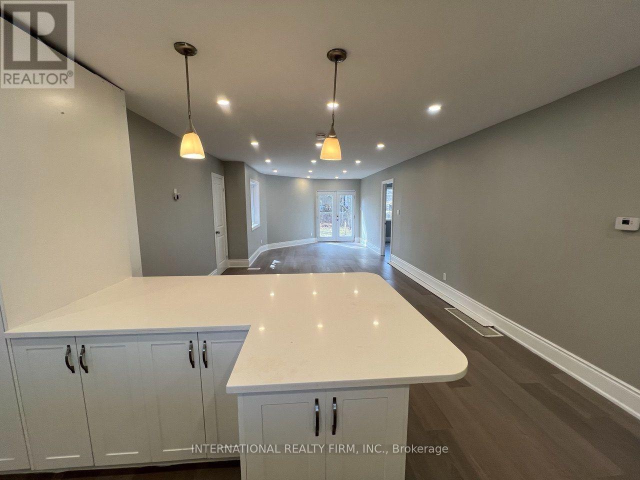 101-73 Murray Drive, Aurora, ON, L4G 2C2 - 2