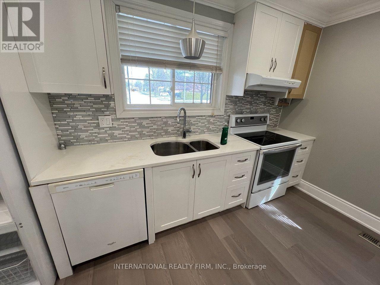 101-73 Murray Drive, Aurora, ON, L4G 2C2 - 14