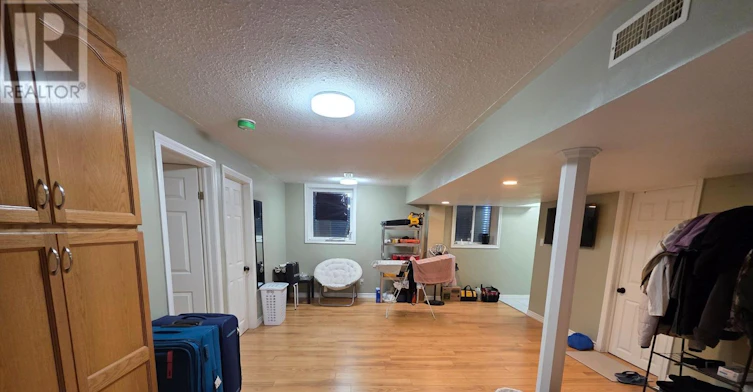 35 Claudette Gate, Hamilton, ON, L9B 2S3 - 2