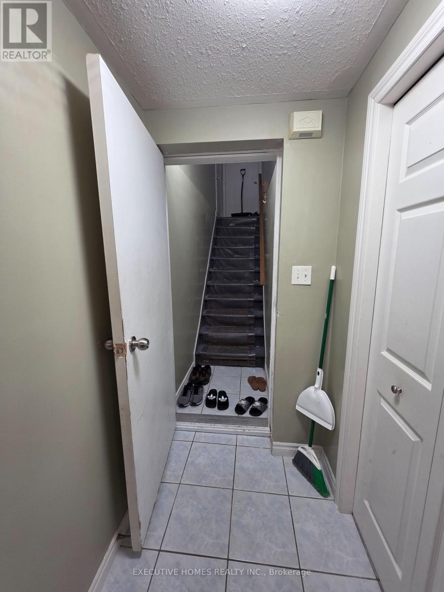 35 Claudette Gate, Hamilton, ON, L9B 2S3 - 9