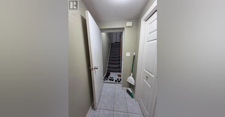 35 Claudette Gate, Hamilton, ON, L9B 2S3 - 9