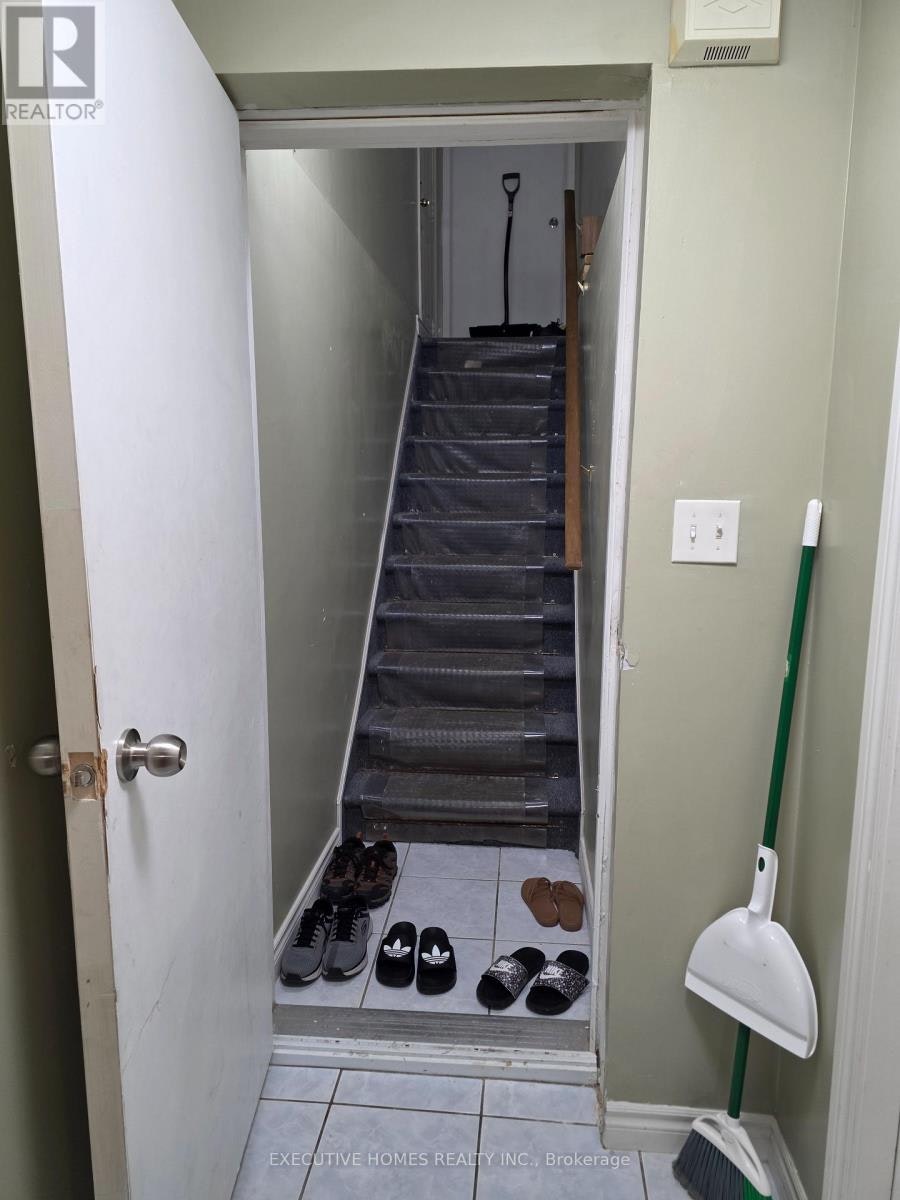 35 Claudette Gate, Hamilton, ON, L9B 2S3 - 10