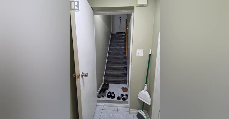 35 Claudette Gate, Hamilton, ON, L9B 2S3 - 10
