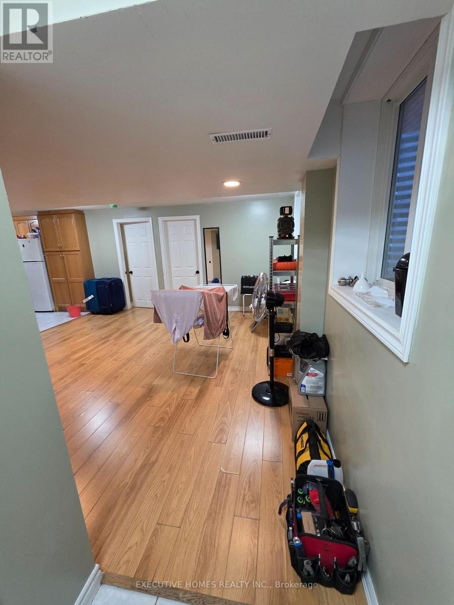 35 Claudette Gate, Hamilton, ON, L9B 2S3 - 5