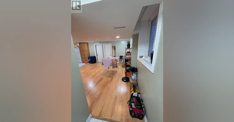 35 Claudette Gate, Hamilton, ON, L9B 2S3 - 5