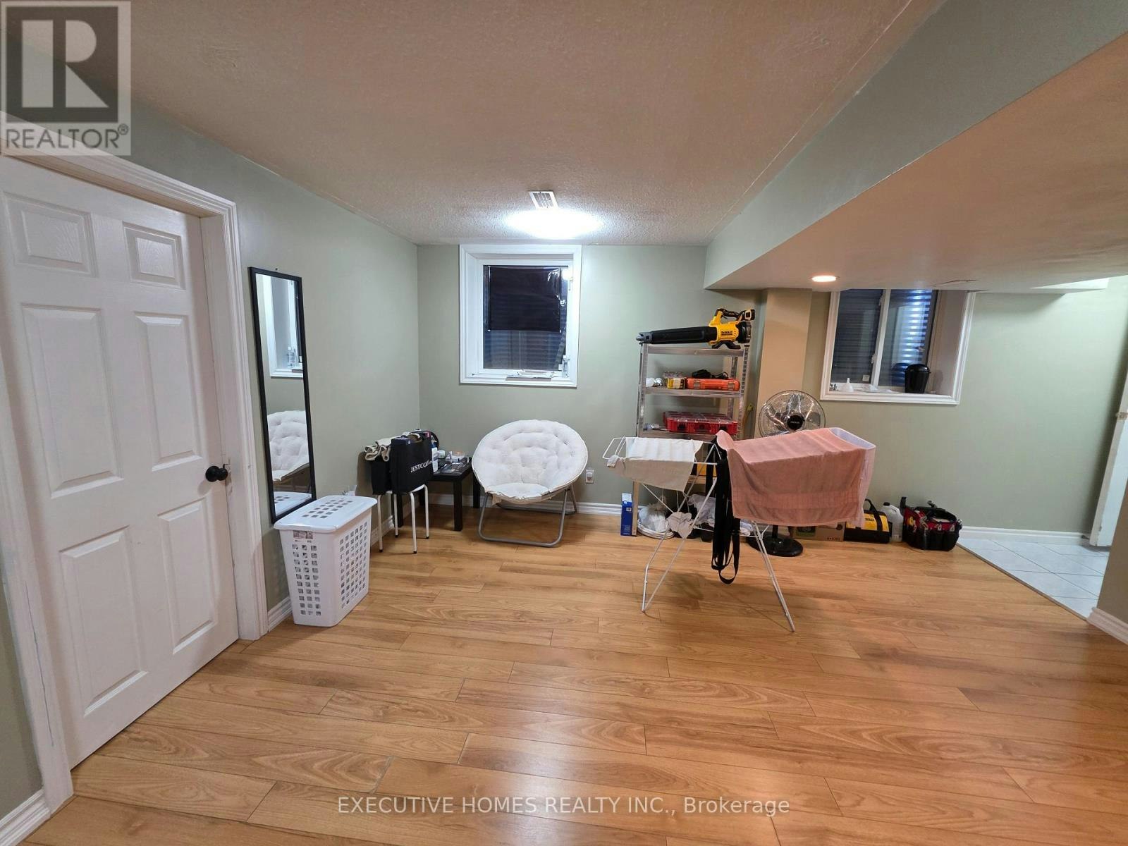 35 Claudette Gate, Hamilton, ON, L9B 2S3 - 6
