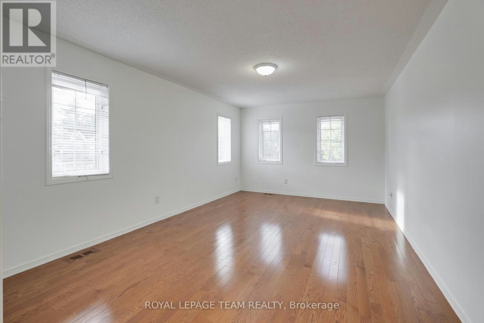 35 Norgold Crescent, Ottawa, ON, K2T 1J1 - 29
