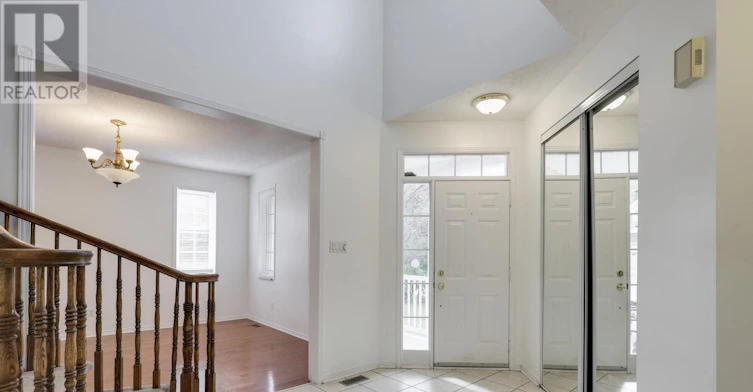 35 Norgold Crescent, Ottawa, ON, K2T 1J1 - 4