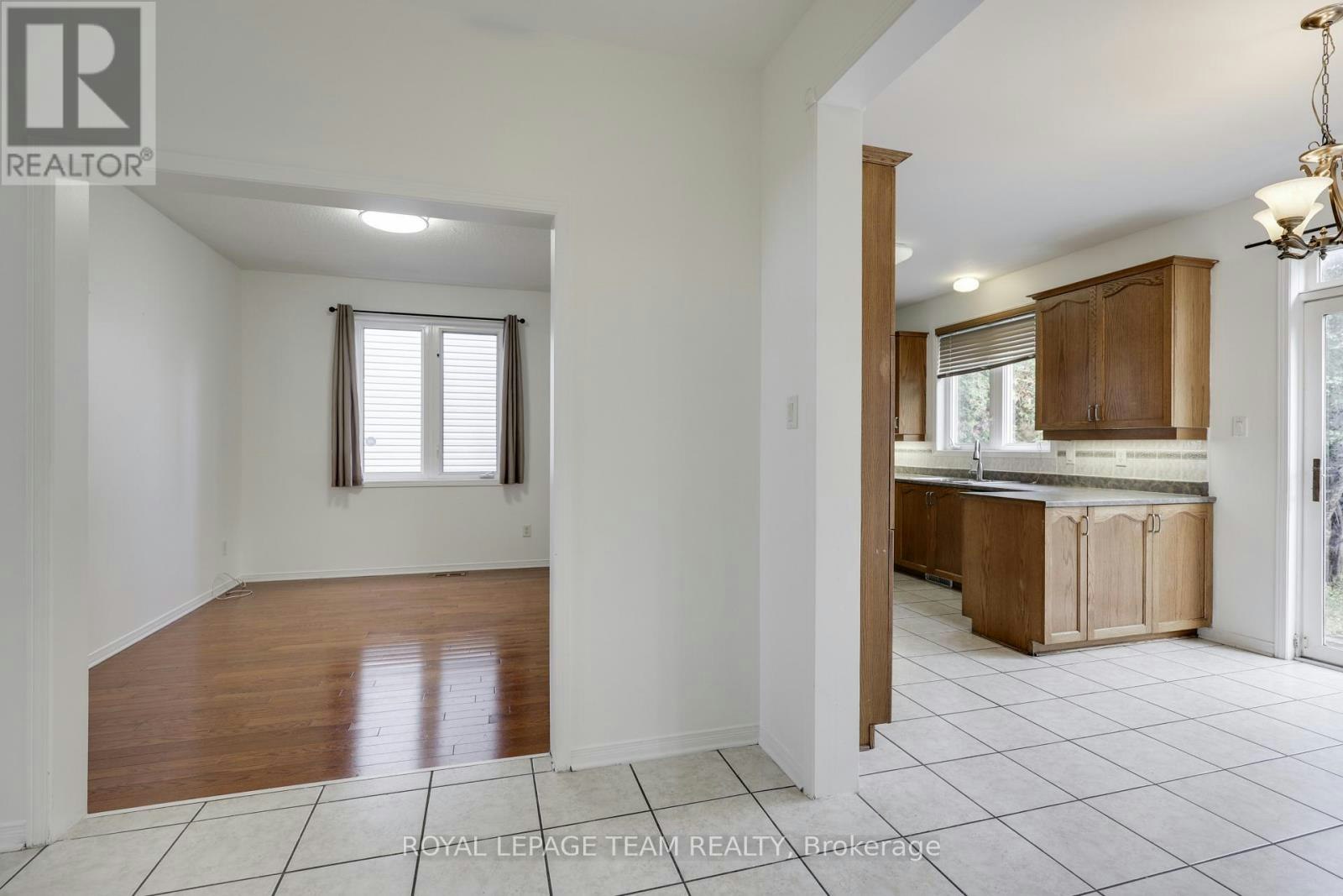 35 Norgold Crescent, Ottawa, ON, K2T 1J1 - 18