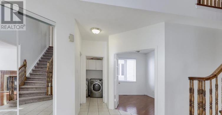 35 Norgold Crescent, Ottawa, ON, K2T 1J1 - 3