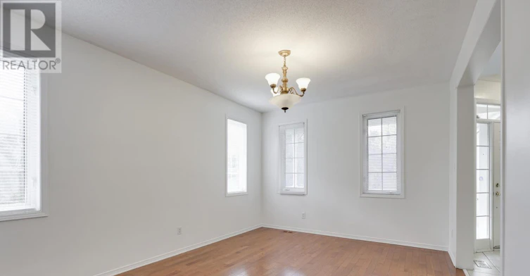 35 Norgold Crescent, Ottawa, ON, K2T 1J1 - 12
