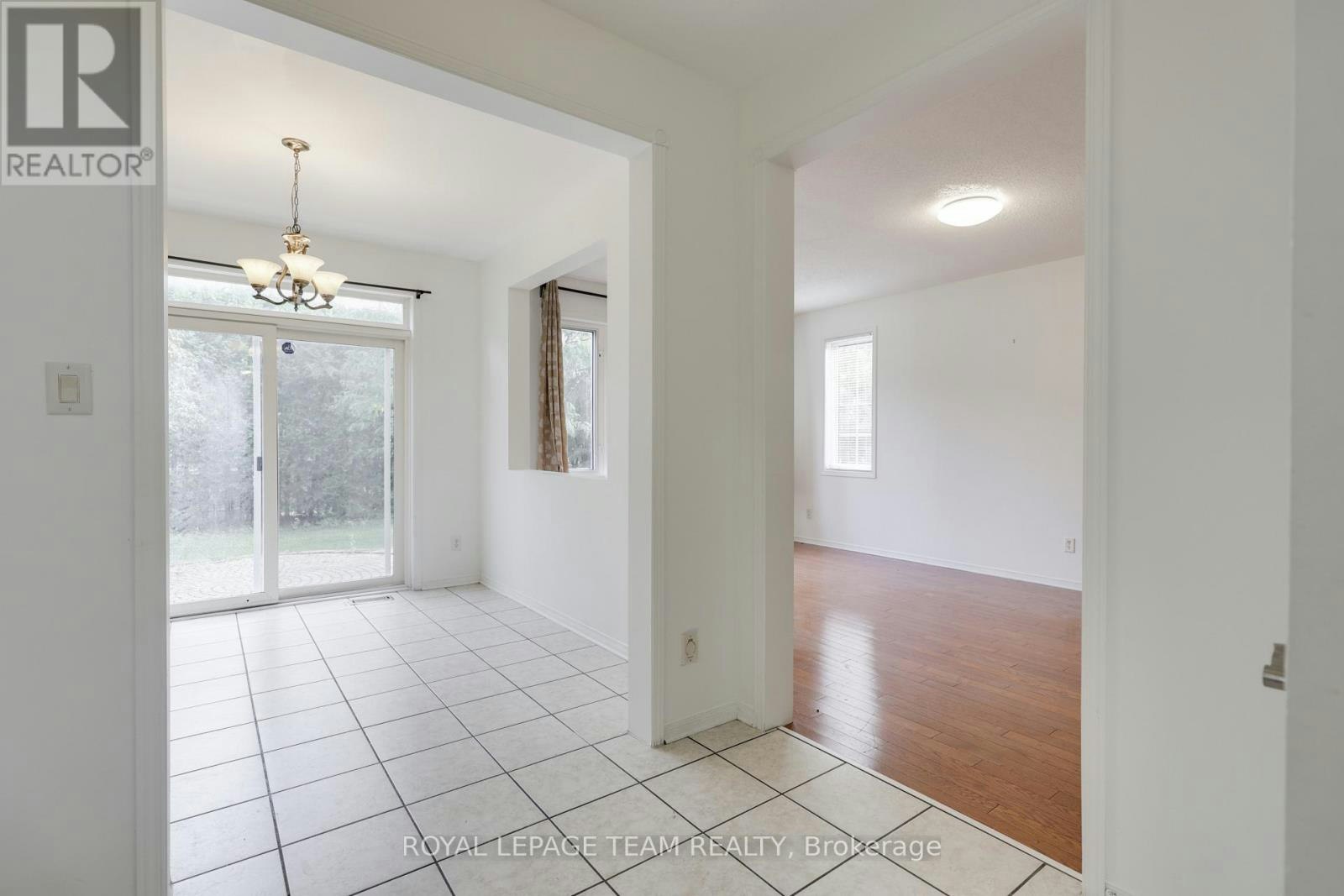 35 Norgold Crescent, Ottawa, ON, K2T 1J1 - 13