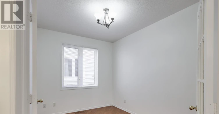 35 Norgold Crescent, Ottawa, ON, K2T 1J1 - 8