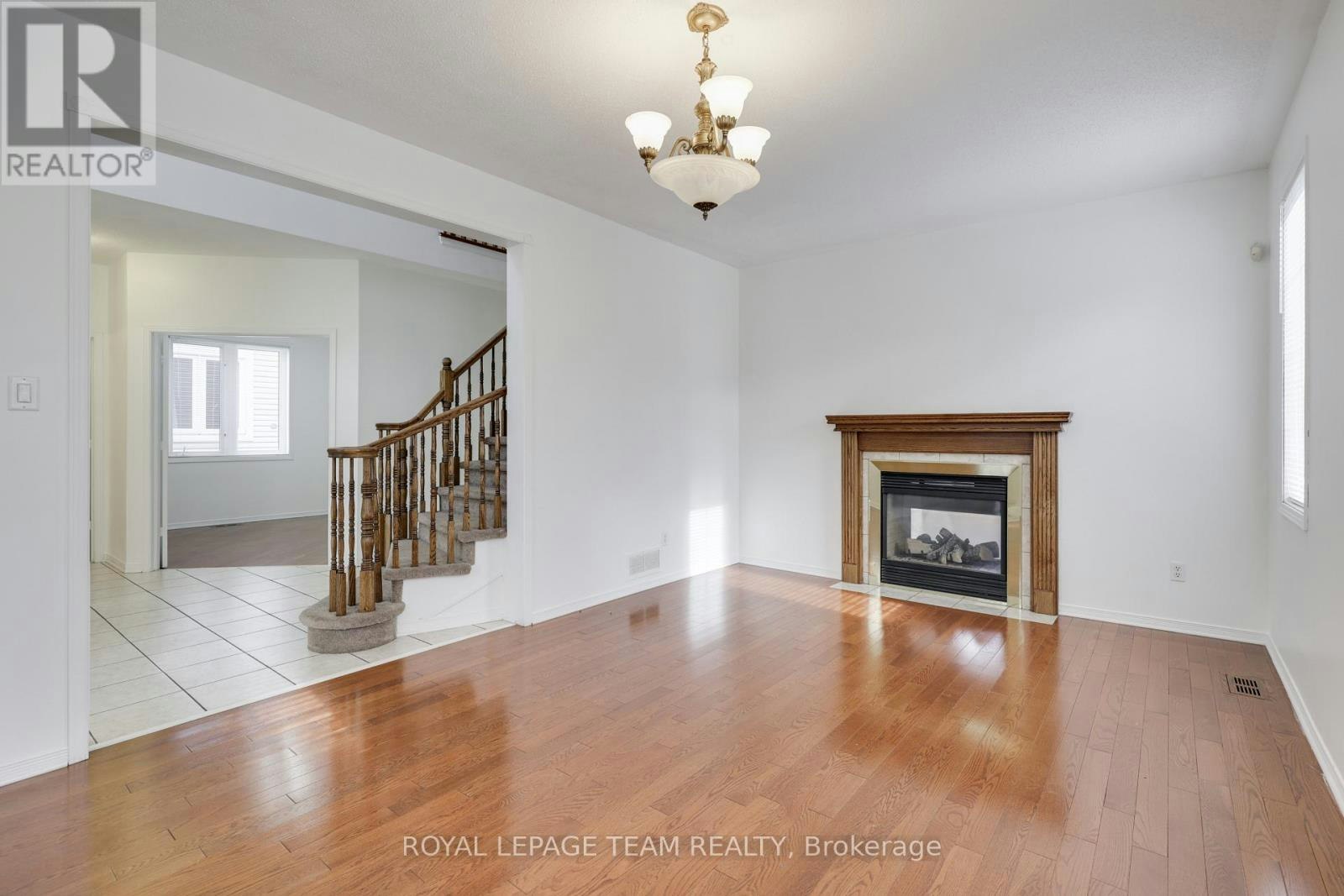 35 Norgold Crescent, Ottawa, ON, K2T 1J1 - 10