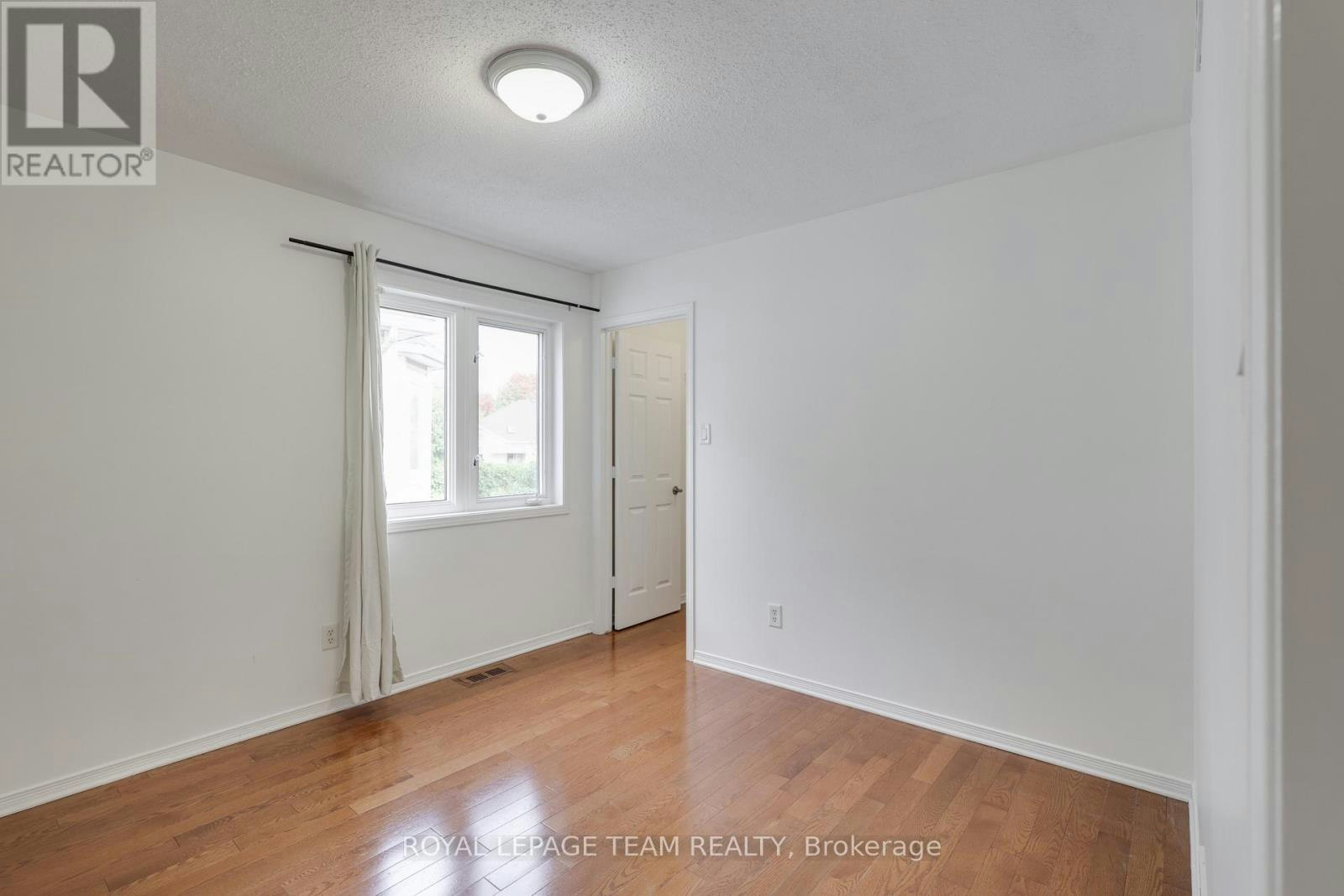 35 Norgold Crescent, Ottawa, ON, K2T 1J1 - 37