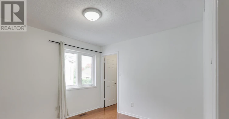 35 Norgold Crescent, Ottawa, ON, K2T 1J1 - 37