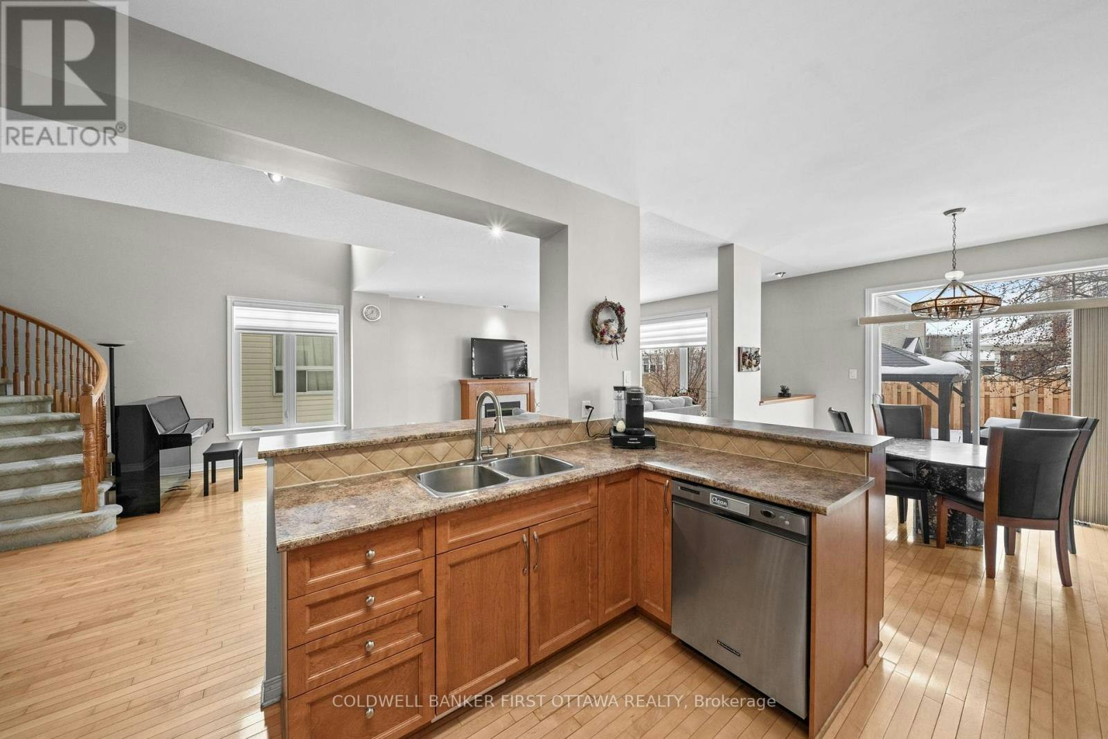 6A Rosetta Avenue, Ottawa, ON, K2G 6T5 - 7