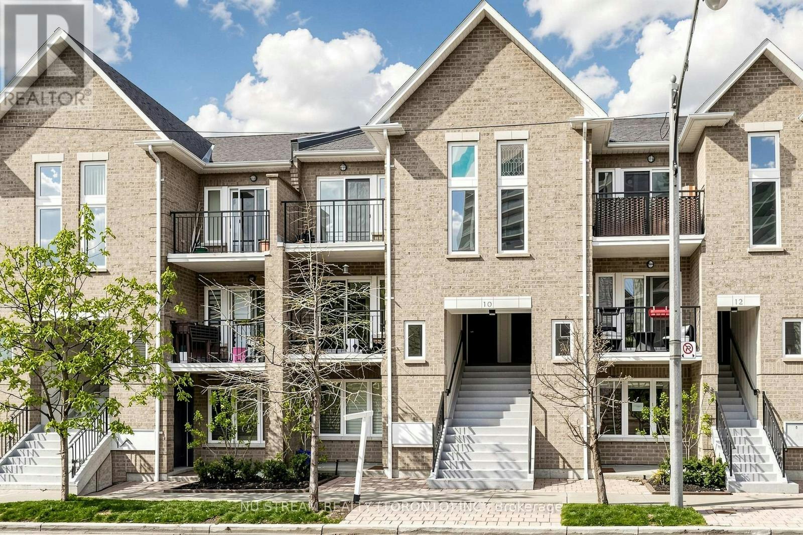 201-10 Brian Peck Crescent, Toronto, ON, M4G 4K4