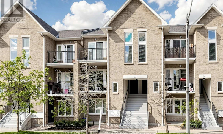 201-10 Brian Peck Crescent