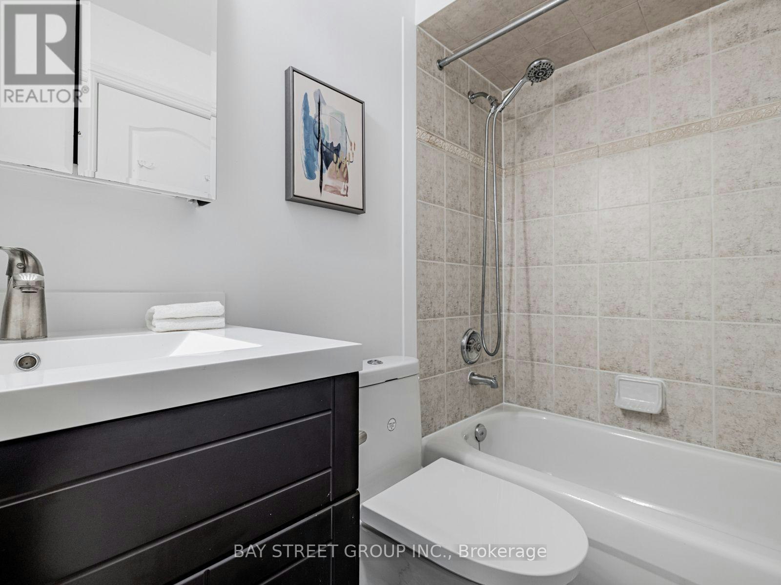 35 William Poole Way, Toronto, ON, M2N 7A6 - 30