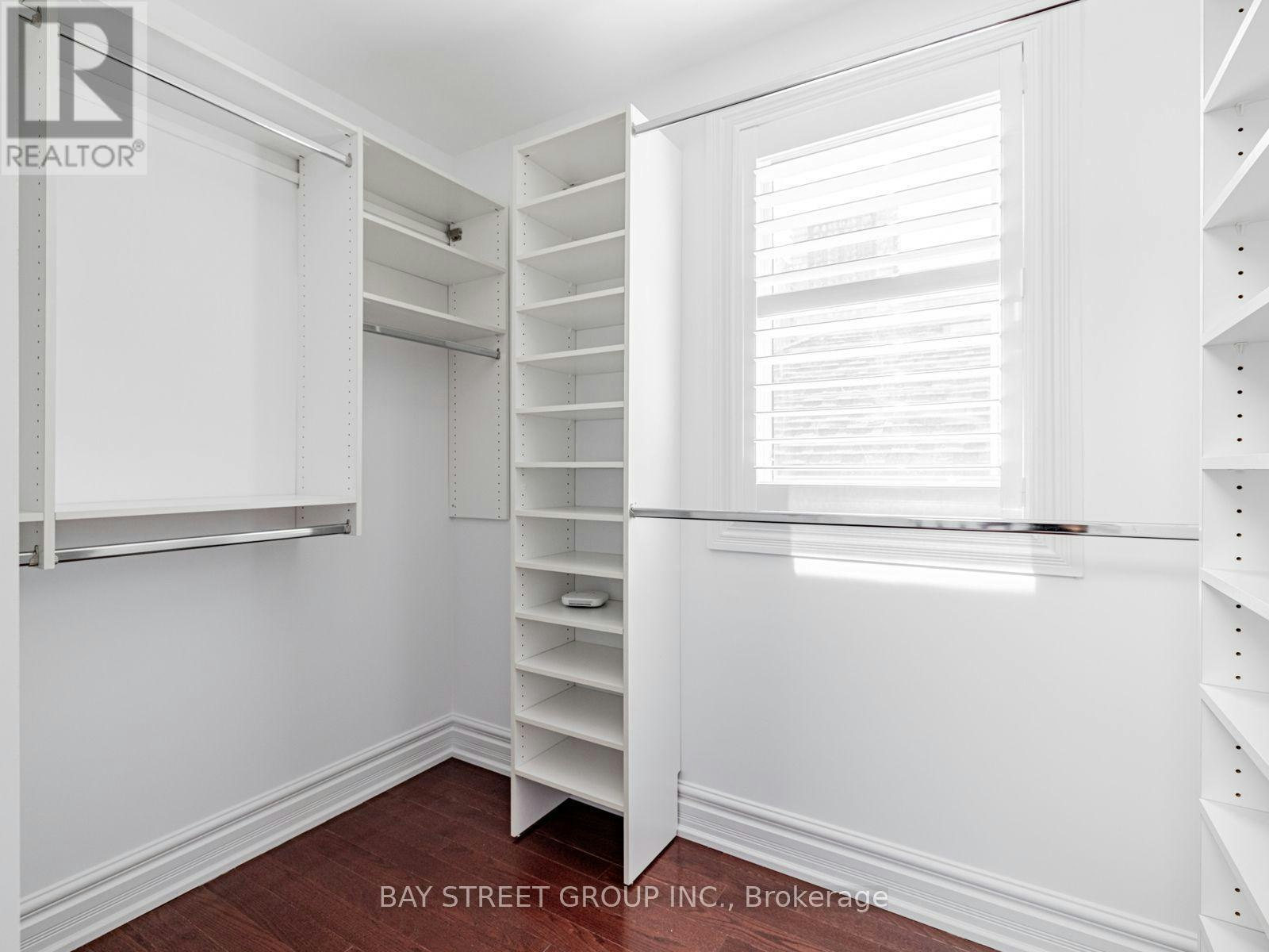 35 William Poole Way, Toronto, ON, M2N 7A6 - 33