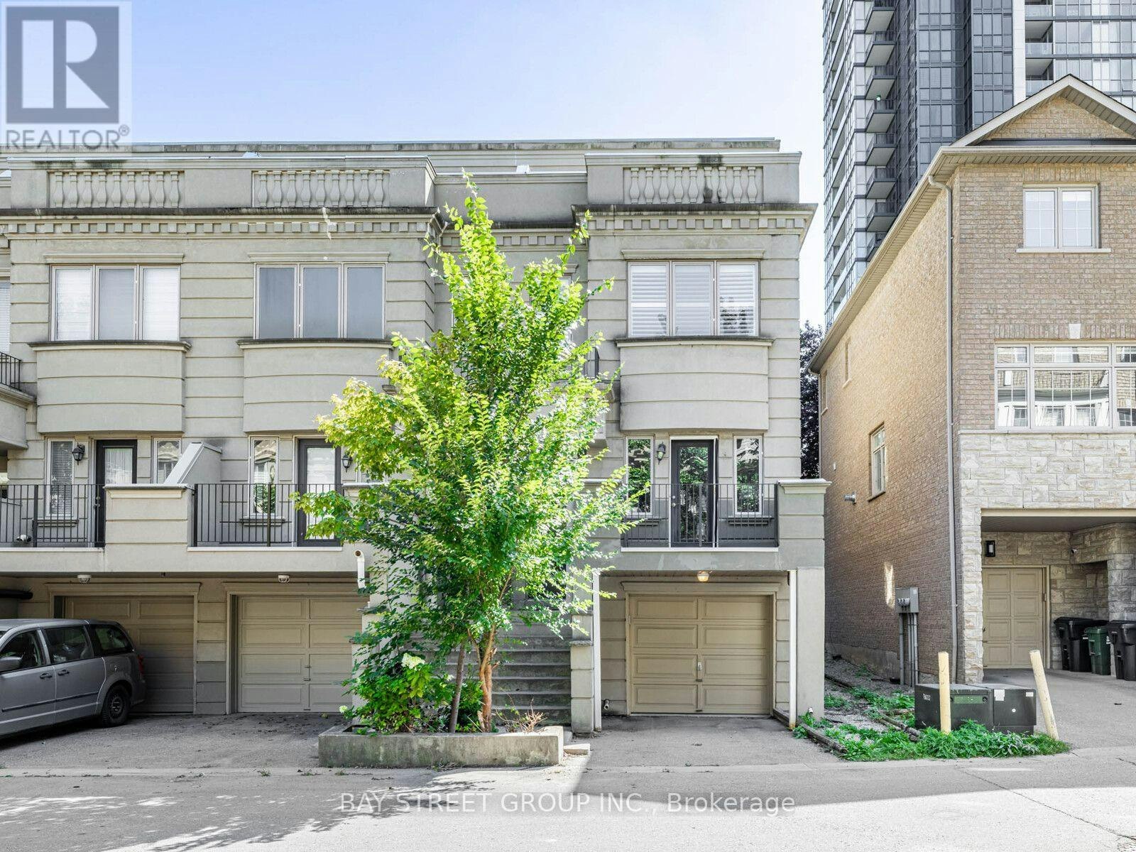 35 William Poole Way, Toronto, ON, M2N 7A6 - 2