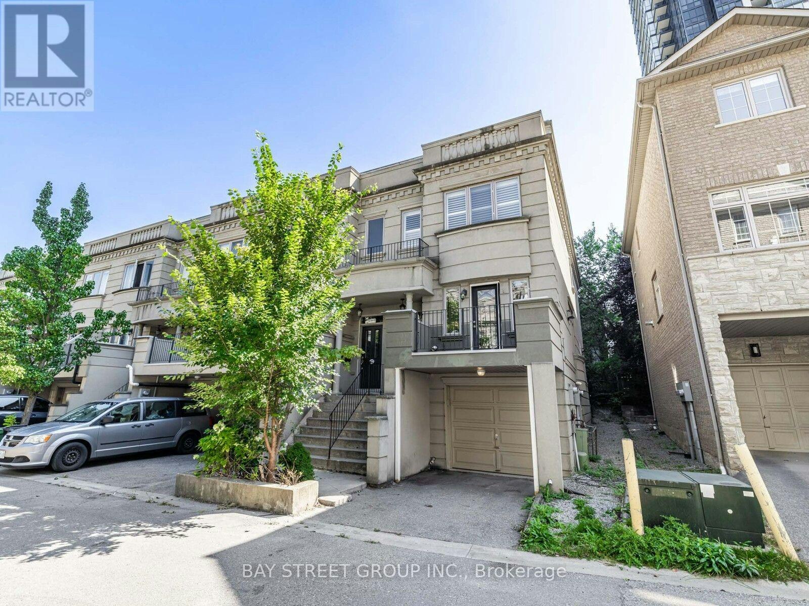 35 William Poole Way, Toronto, ON, M2N 7A6