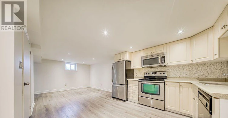 36 Merryfield Drive, Toronto, ON, M1P 1J5 - 11
