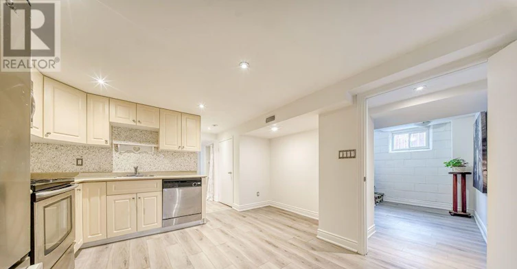 36 Merryfield Drive, Toronto, ON, M1P 1J5 - 10