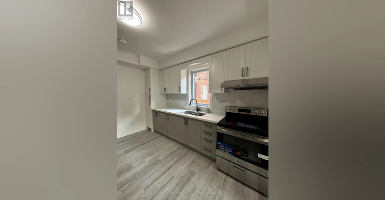 202-262 Clinton Street, Toronto, ON, M6G 2Y6 - 2