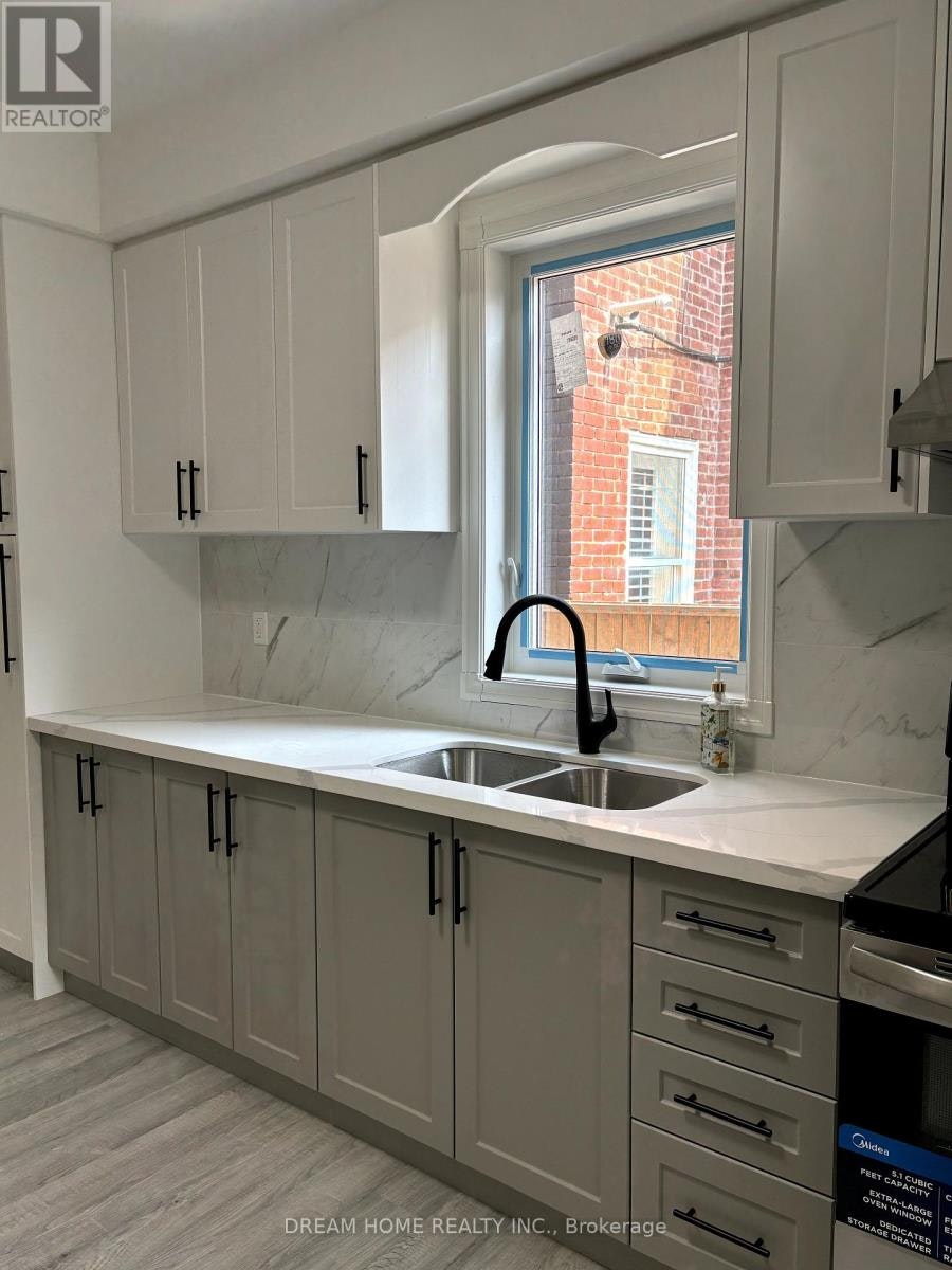 202-262 Clinton Street, Toronto, ON, M6G 2Y6 - 3
