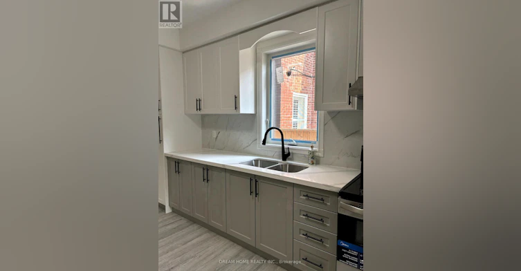 202-262 Clinton Street, Toronto, ON, M6G 2Y6 - 3