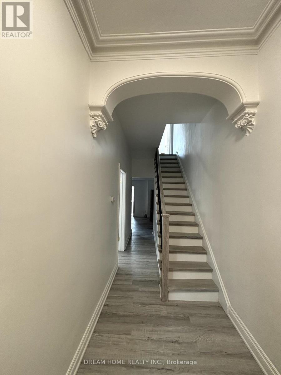 202-262 Clinton Street, Toronto, ON, M6G 2Y6