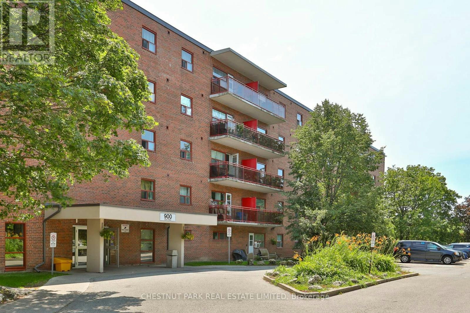 512-900 Glen Street, Oshawa, ON, L1J 5Z4