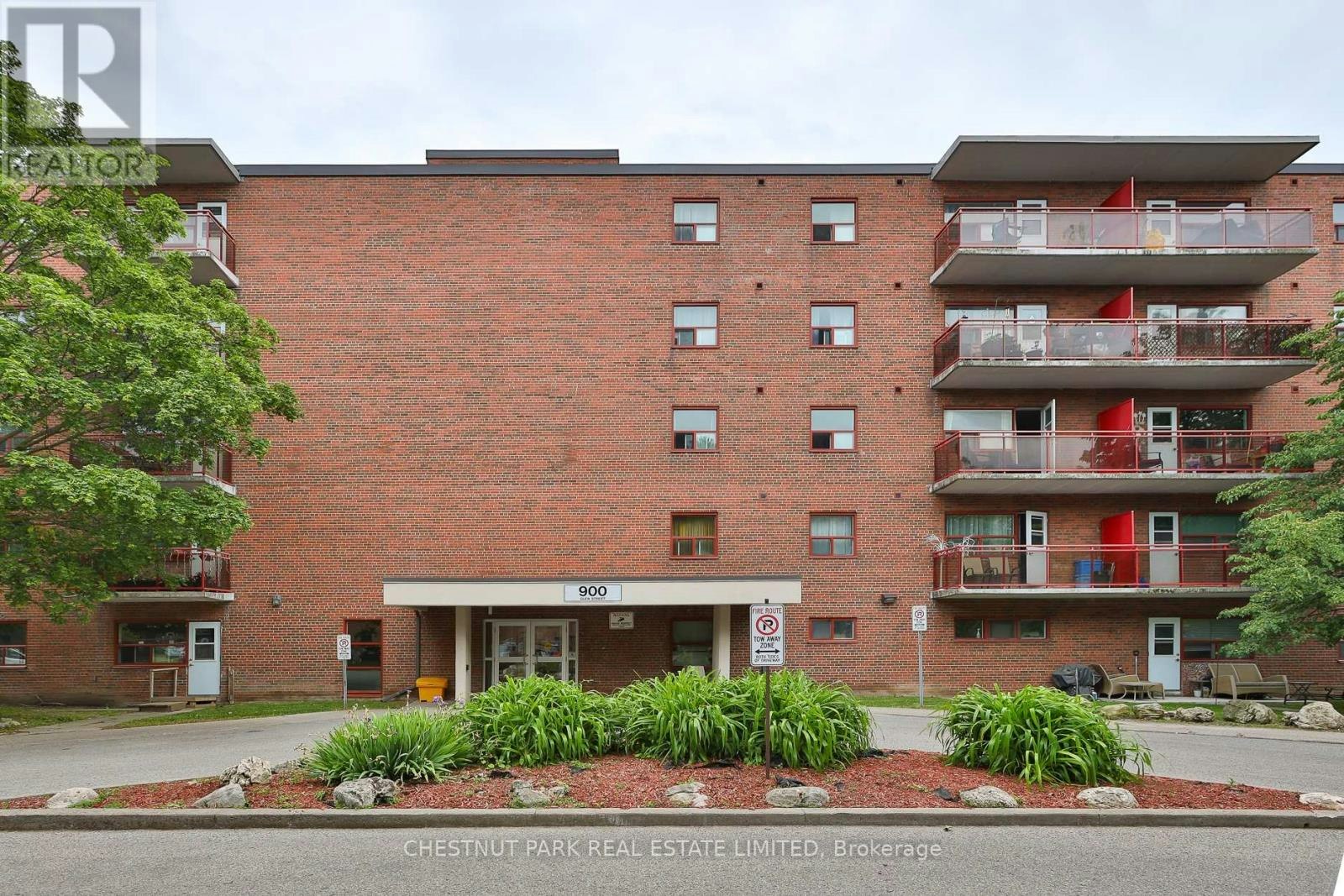 512-900 Glen Street, Oshawa, ON, L1J 5Z4 - 2