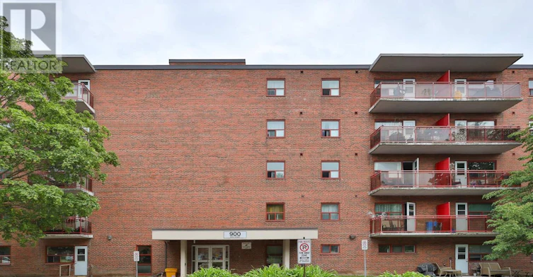 512-900 Glen Street, Oshawa, ON, L1J 5Z4 - 2