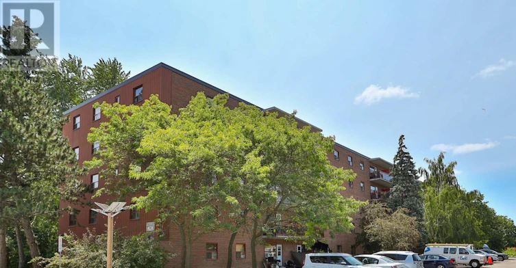 512-900 Glen Street, Oshawa, ON, L1J 5Z4 - 34