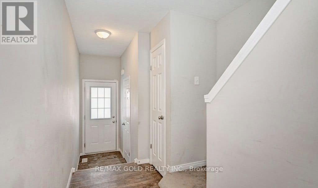 35-50 Pinnacle Drive, Kitchener, ON, N2P 0H8