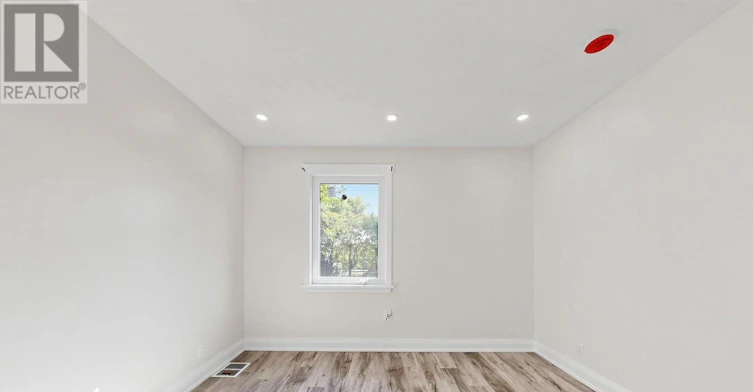 1496 Simcoe Street N, Oshawa, ON, L1G 4X7 - 3