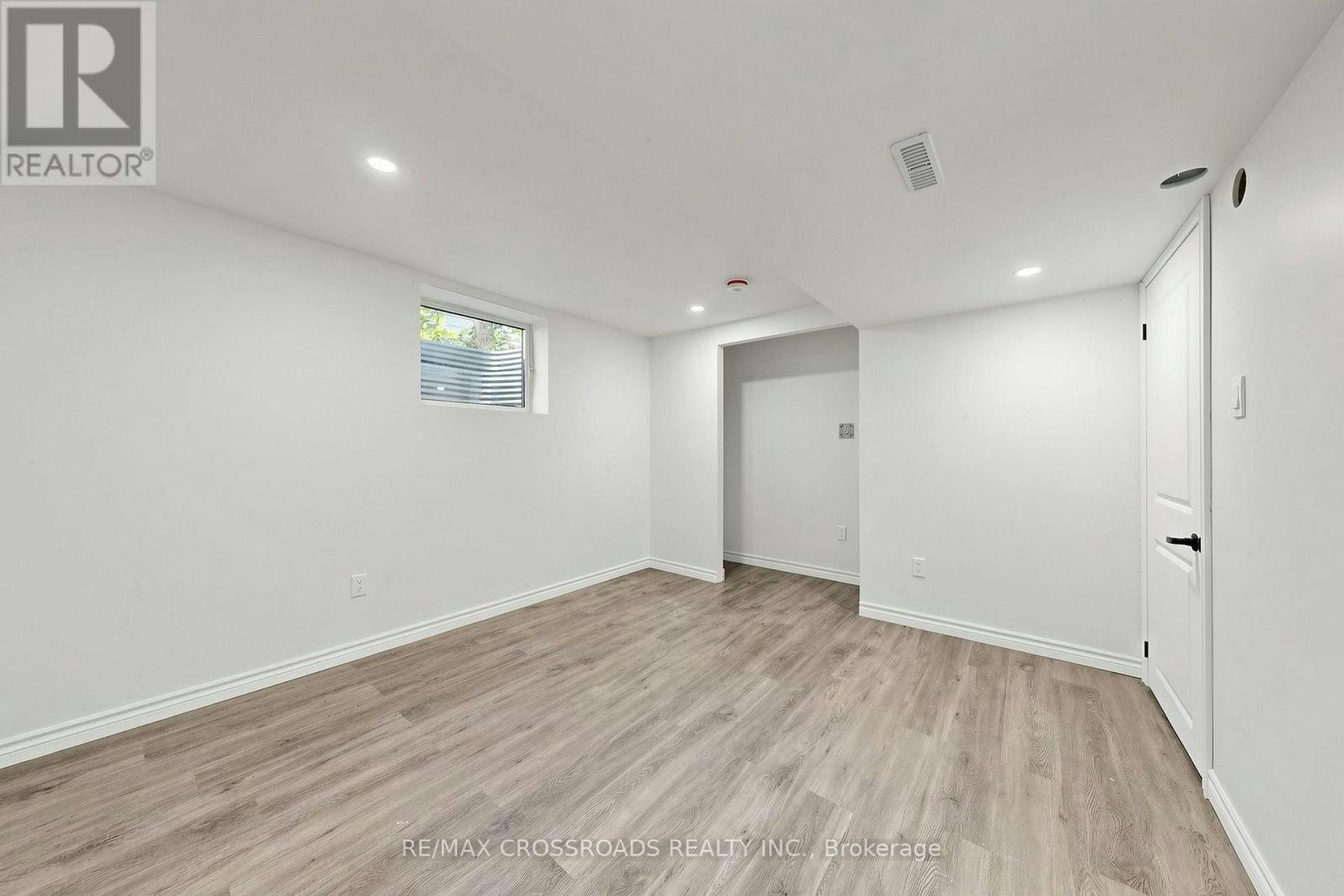 1496 Simcoe Street N, Oshawa, ON, L1G 4X7 - 25