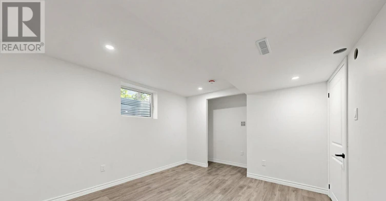1496 Simcoe Street N, Oshawa, ON, L1G 4X7 - 25